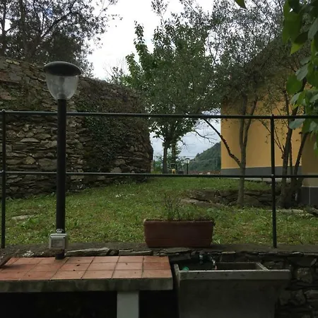 Grazia Vila *